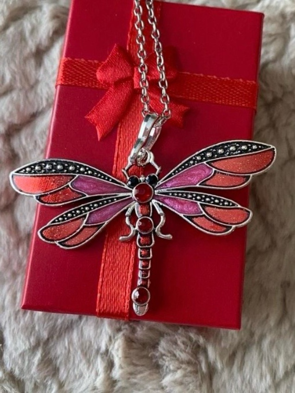 🌸 Dragonfly Pendant Necklace in Pink and Red